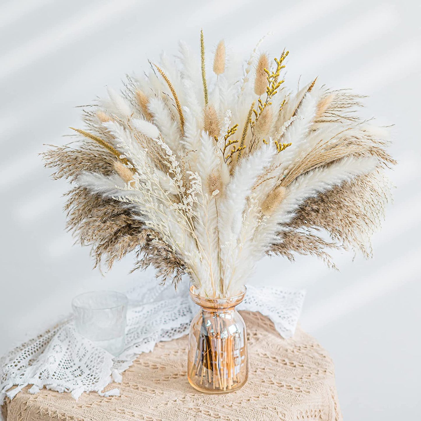 Natural Dried Pampas Bouquet - Autumn home decoration with dried flowers. Ideal for weddings, parties, and more.