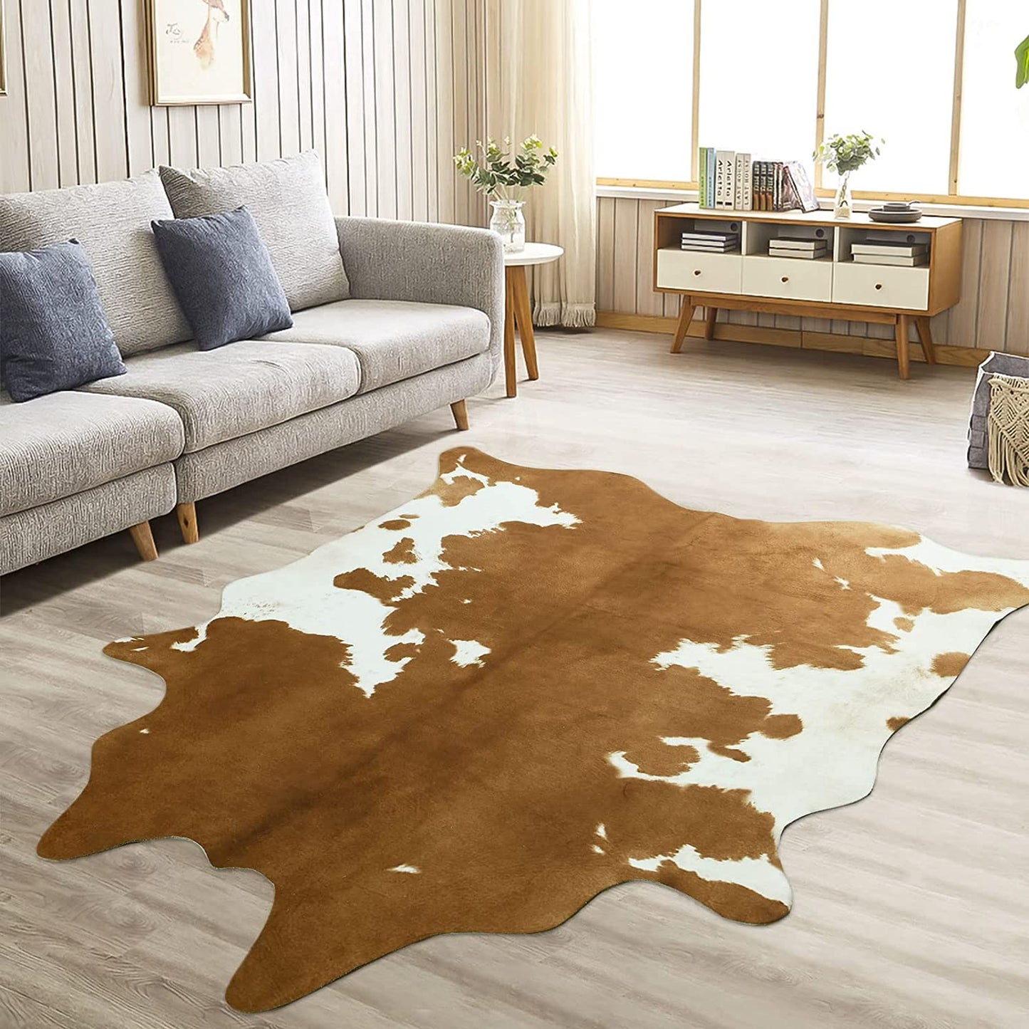 American Style Faux Fur Carpet - Irregular shape, animal pattern, anti-slip feature. Crafted from 100% polyester. Perfect for home and hotel decor.