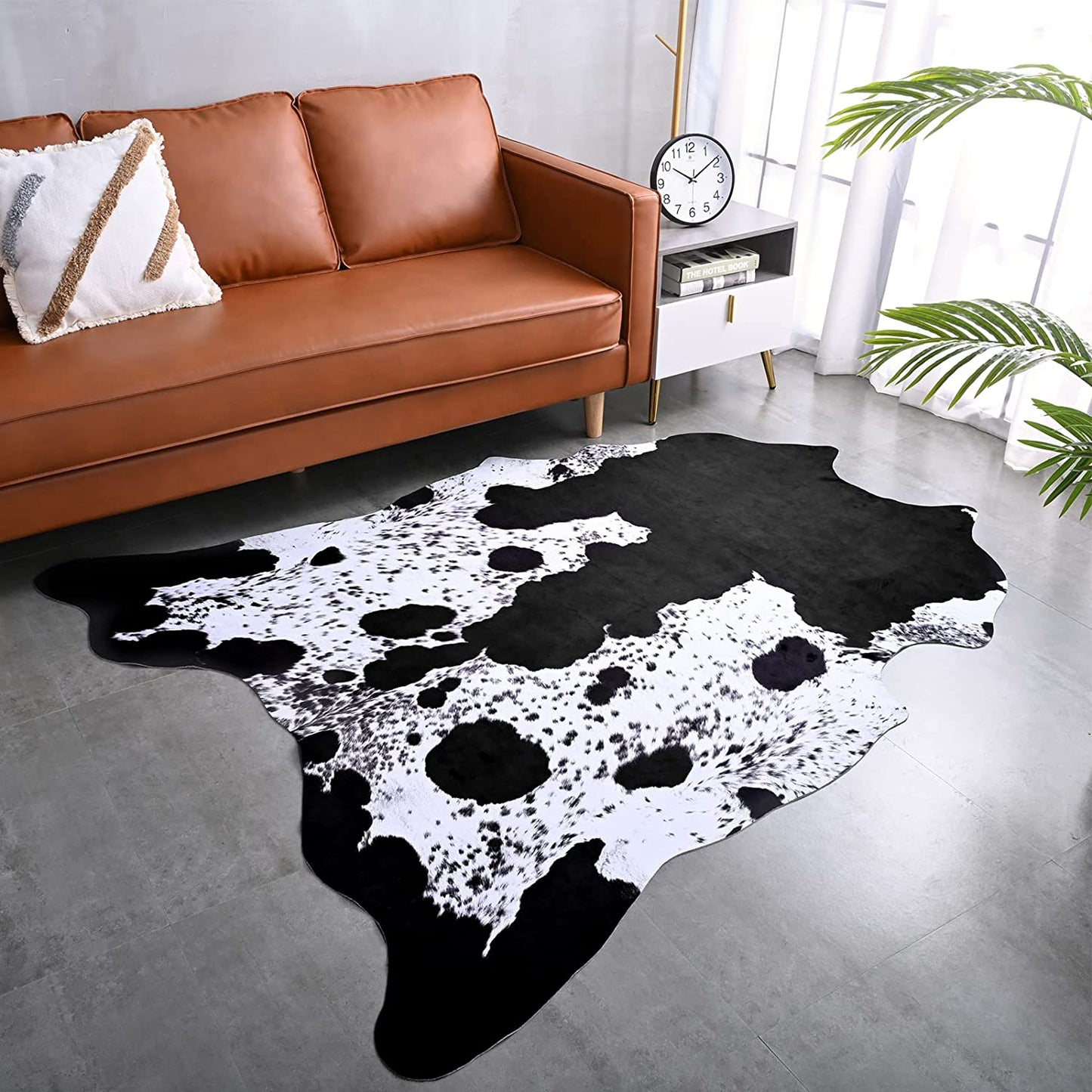American Style Faux Fur Carpet - Irregular shape, animal pattern, anti-slip feature. Crafted from 100% polyester. Perfect for home and hotel decor.