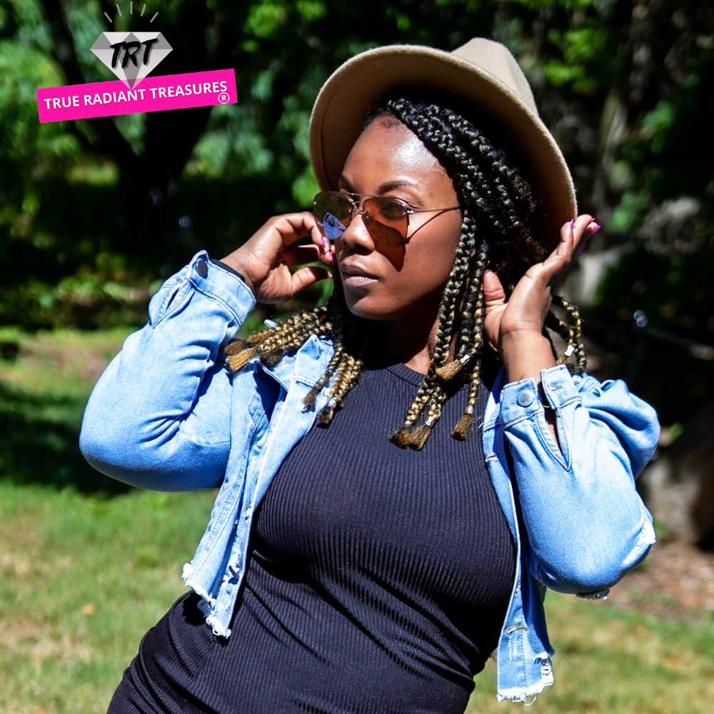 Image of Ripped Women's Jacket with puffed sleeve and ripped style, ideal for layering with tops or blouses. Fashionable and warm for cold weather