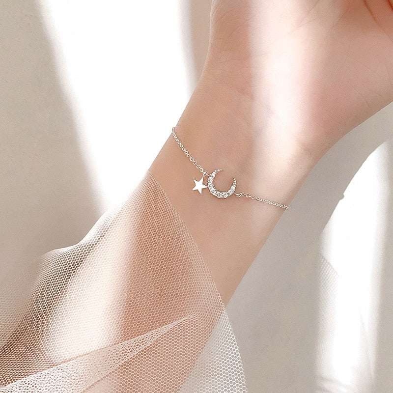 Cute and trendy crystal pearl chain bracelet for girls who love fashion.