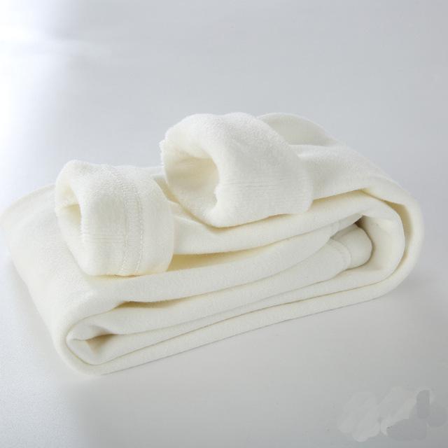 The pants are made of thick cotton and come in a variety of colors.