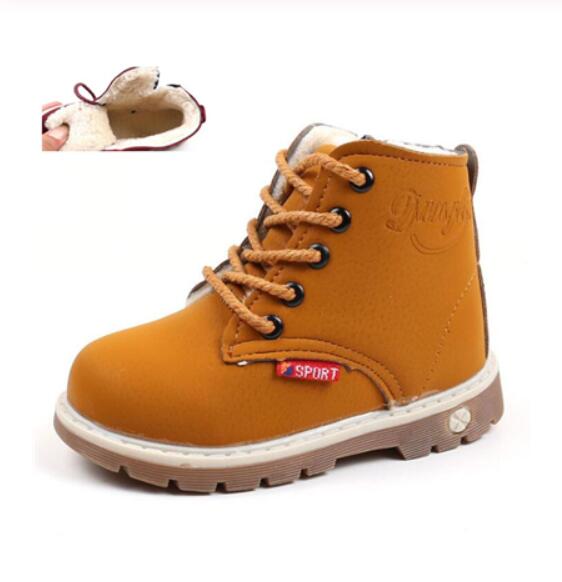Stylish leather shoes suitable for school and various activities. These shoes have a thick lining for warmth and are made of high-quality materials. Available in different sizes to fit your boys.