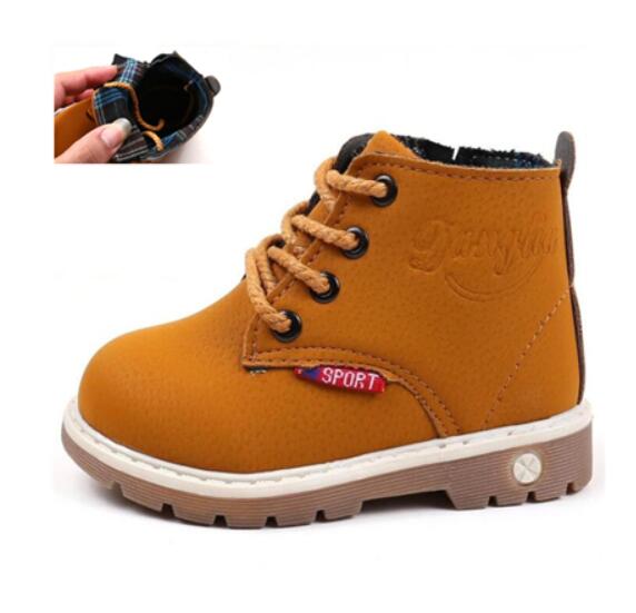 Stylish leather shoes suitable for school and various activities. These shoes have a thick lining for warmth and are made of high-quality materials. Available in different sizes to fit your boys.