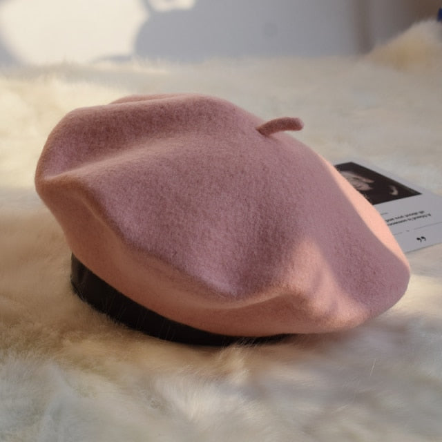 Wool French Beret Beanie made of soft material perfect for the cooler months. Available in multiple colors. Pair it with your off-duty outfits and represent TRT brand. Get yours now!