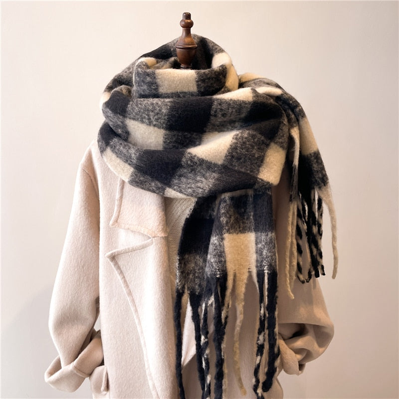 Cashmere Thick Scarf - Versatile accessory for fashion and warmth - 260x35cm size - Polyester, viscose, cashmere imitation blend - Classic plaid pattern - Order now for style and comfort!