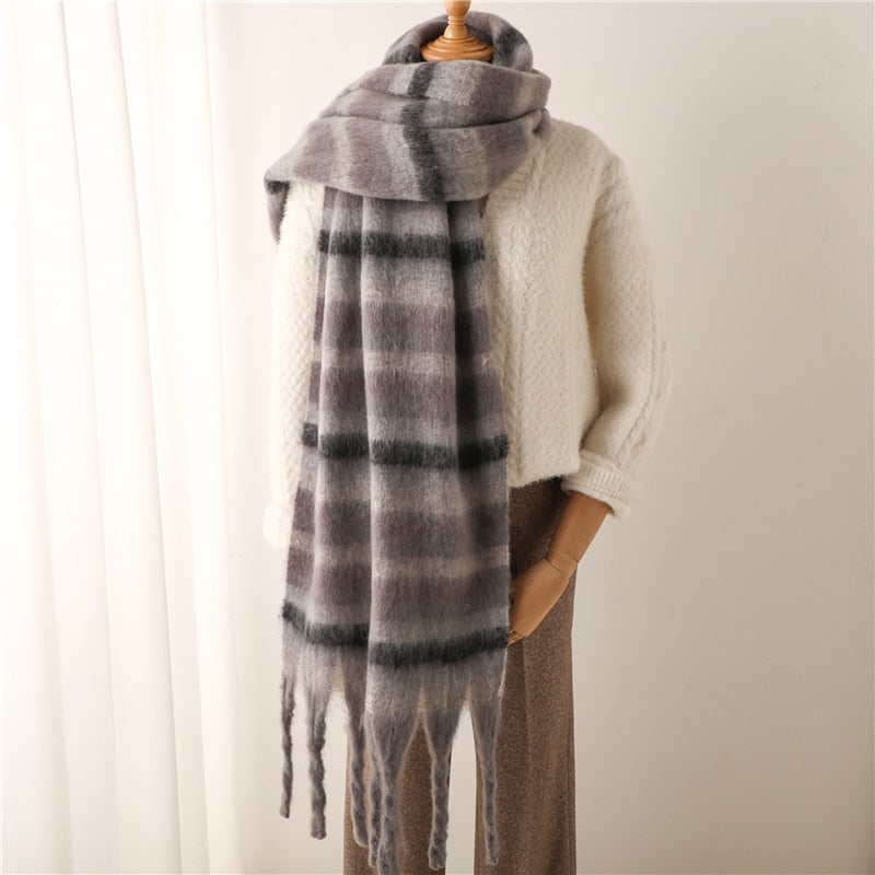 Cashmere Thick Scarf - Versatile accessory for fashion and warmth - 260x35cm size - Polyester, viscose, cashmere imitation blend - Classic plaid pattern - Order now for style and comfort!