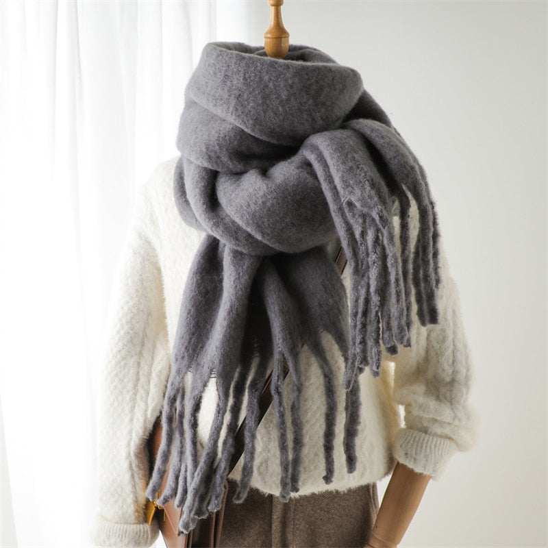 Cashmere Thick Scarf - Versatile accessory for fashion and warmth - 260x35cm size - Polyester, viscose, cashmere imitation blend - Classic plaid pattern - Order now for style and comfort!