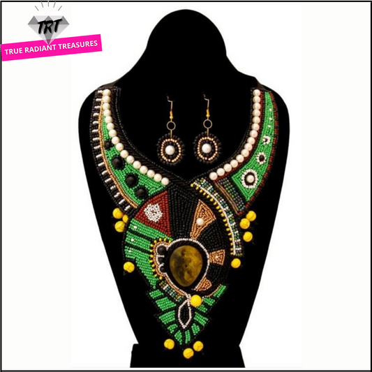 Necklace and earring set for a complete elegant look for parties and special occasions. TRT Accessories Collection.