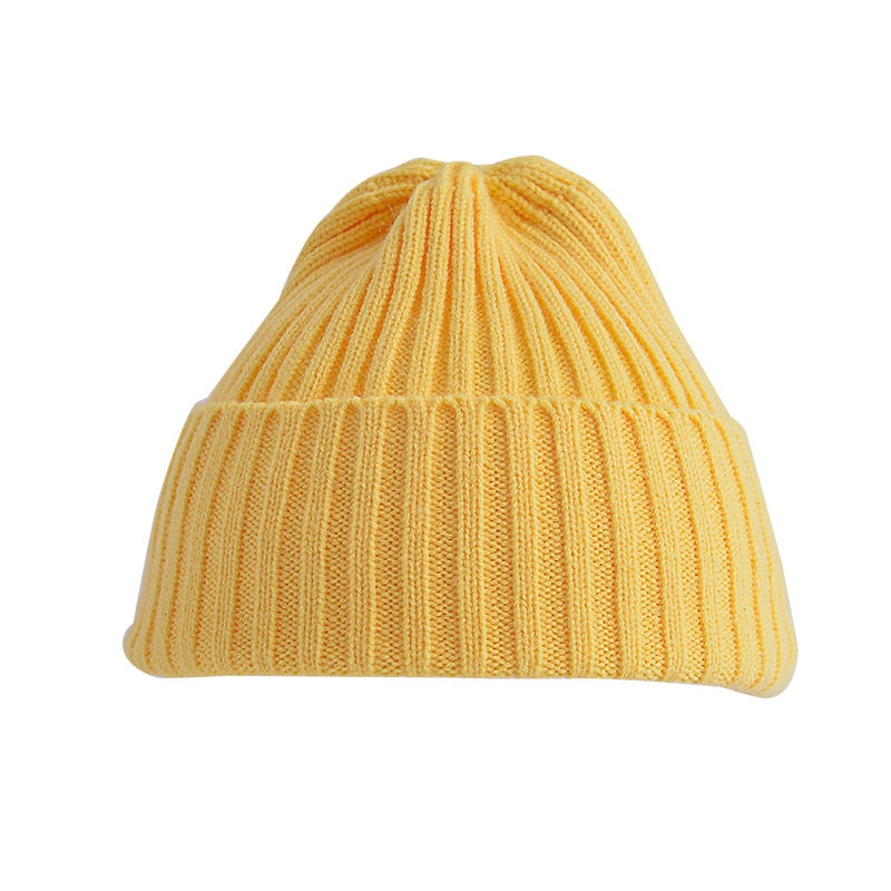 Cute and comfortable baby hat in soft cotton for winter warmth and style.