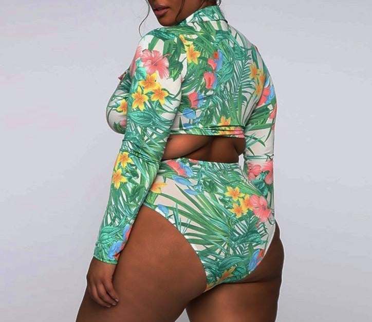 Women's Plus-size Bikini Set with tropical print