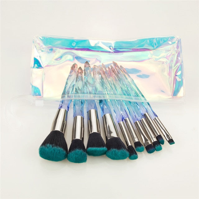 Makeup Brush Set - Versatile brushes for various makeup applications, high-quality synthetic hair, soft and dense bristles, sets of 6 or 10 brushes to choose from.