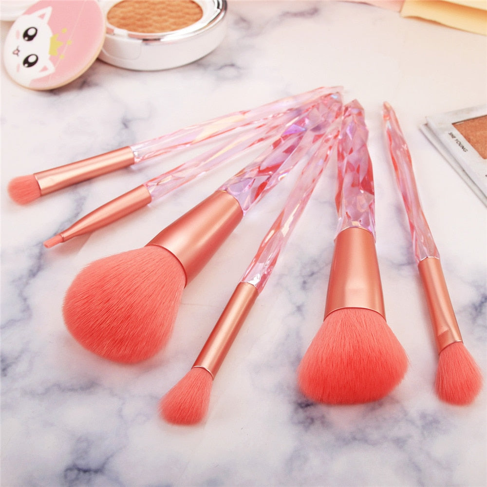 Makeup Brush Set - Versatile brushes for various makeup applications, high-quality synthetic hair, soft and dense bristles, sets of 6 or 10 brushes to choose from.